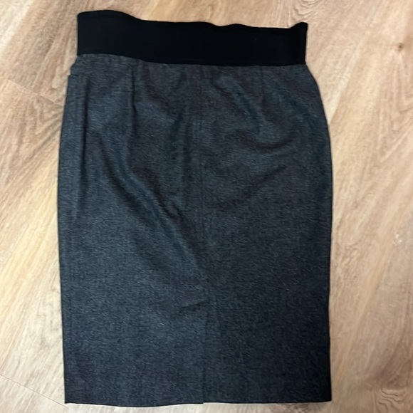 Dolce & Gabbana Women’s Charcoal Gray Wool Cashmere Short Skirt US 4(IT40) - Picture 5 of 10